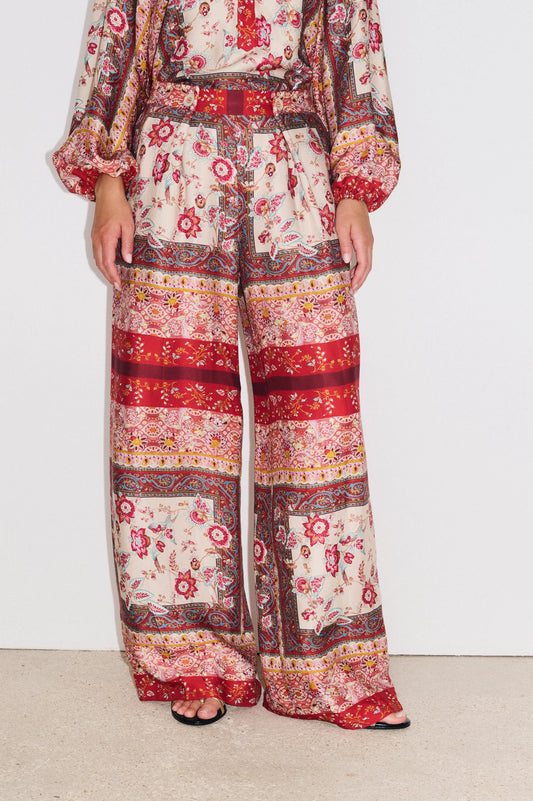 Pantalone Romance