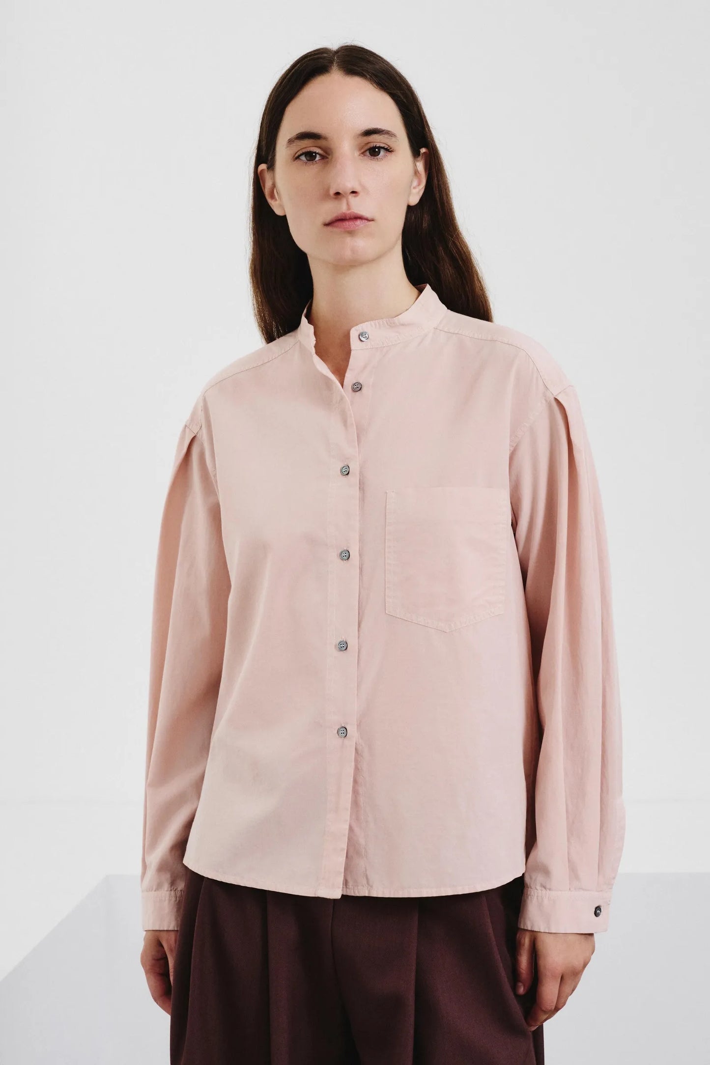 Camicia con collo a fascetta in habutai di seta e cotone