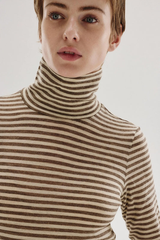 T-shirt a collo alto in jersey rigato di lana tortora