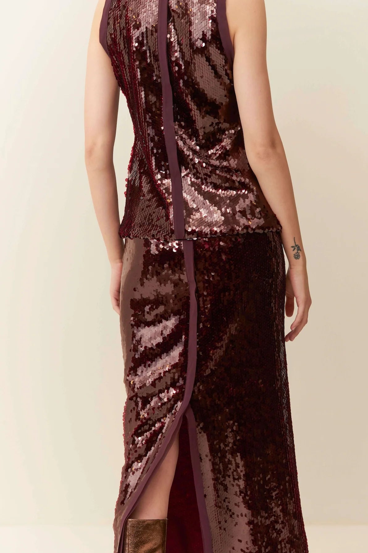 Gonna in paillettes con spacco